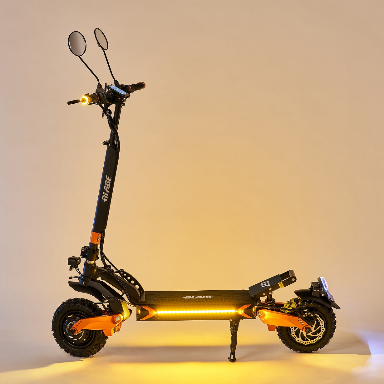 スーパーセール【30%OFF】BLADE MINI 電動キックボード 500W(公道走行可能 / 原付一種)